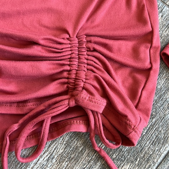 Moa moa cinch front top - Picture 3 of 9